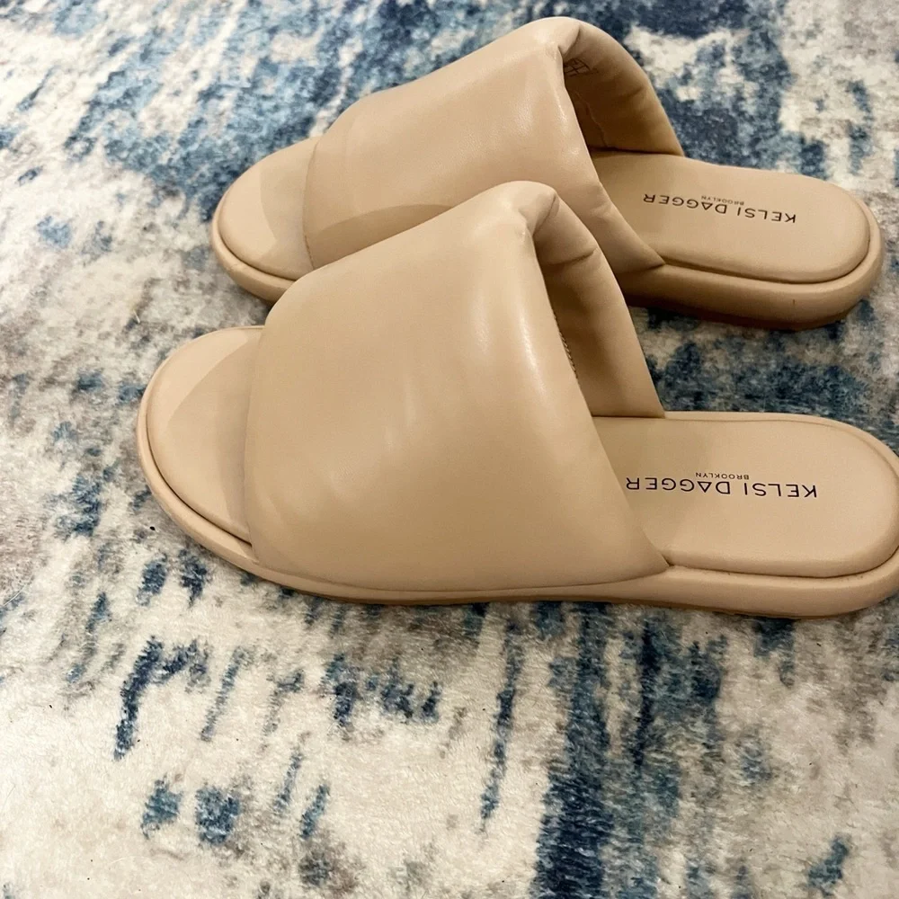 Kelsi Dagger Puffy Traveler Slide Sandal Tan 7